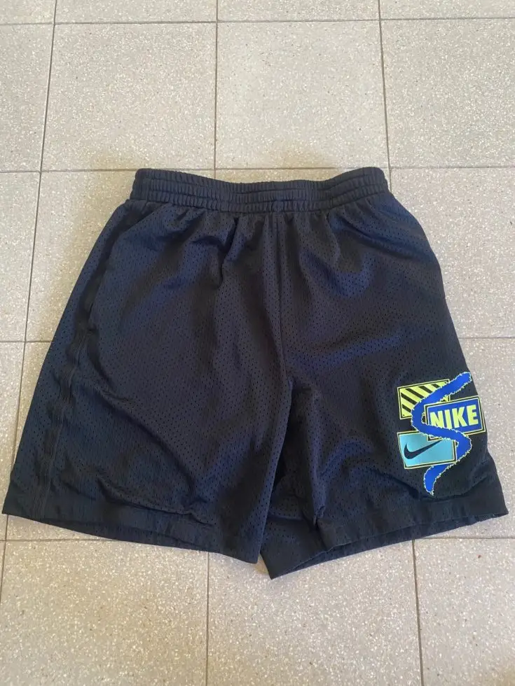מכנסי נייק קצרים Nike - נייקי יד שנייה בנמיז - Nemyz
