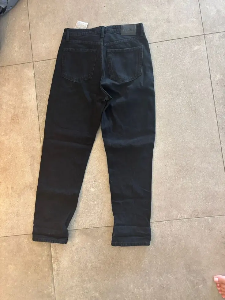 גינס bershka Bershka – ברשקה יד שנייה בנמיז - Nemyz