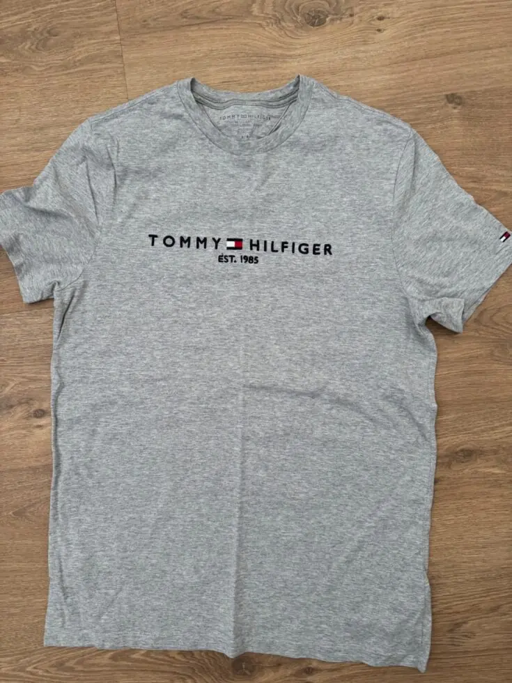 טומי הלפינגר מידה s Tommy Hilfiger - טומי הילפיגר יד שנייה בנמיז - Nemyz