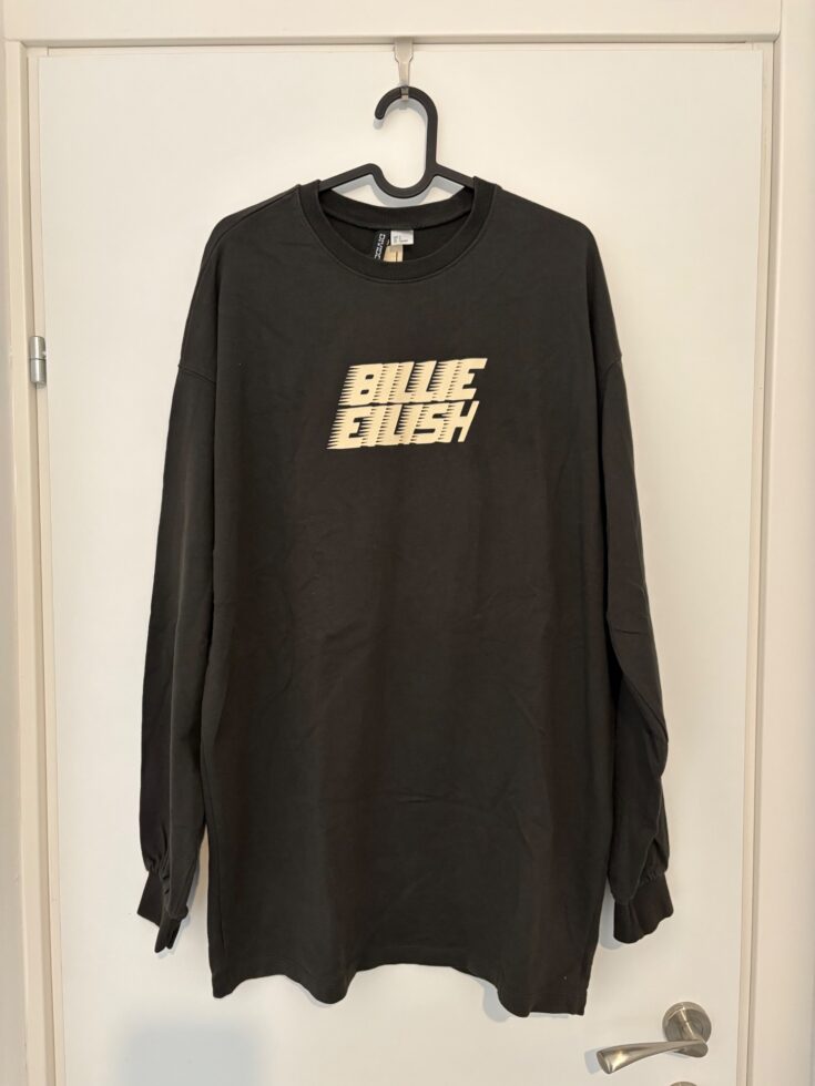 שמלה של בילי אייליש H&M - אייץ' אנד אם יד שנייה בנמיז - Nemyz