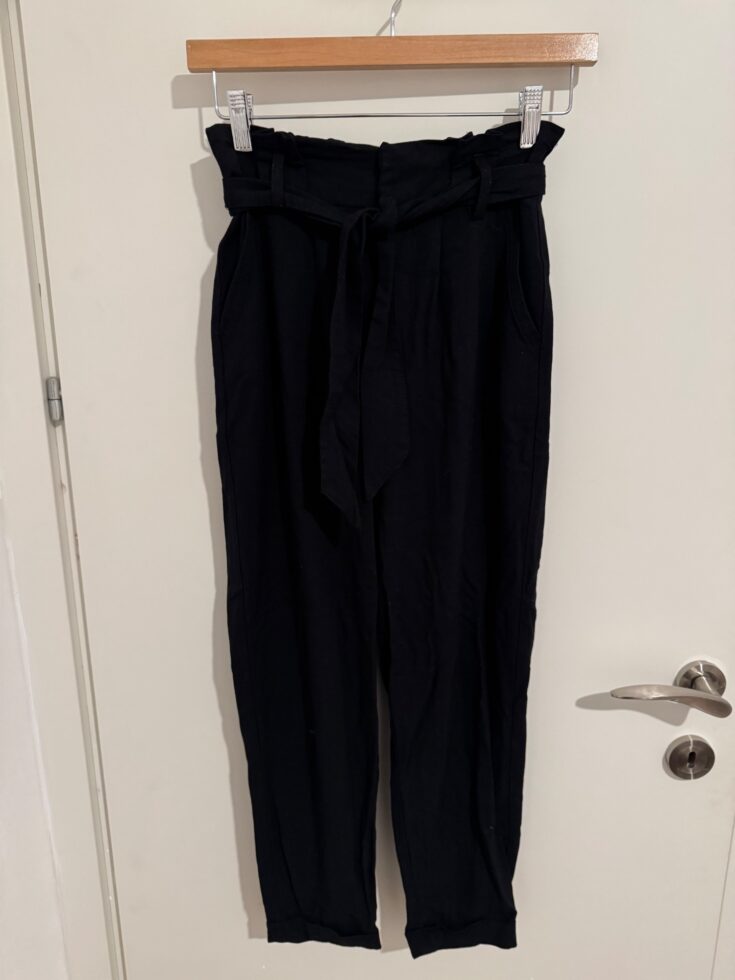 מכנס שחור ברשקה Bershka – ברשקה יד שנייה בנמיז - Nemyz