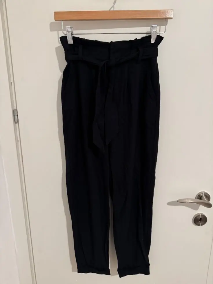 מכנס שחור ברשקה Bershka – ברשקה יד שנייה בנמיז - Nemyz