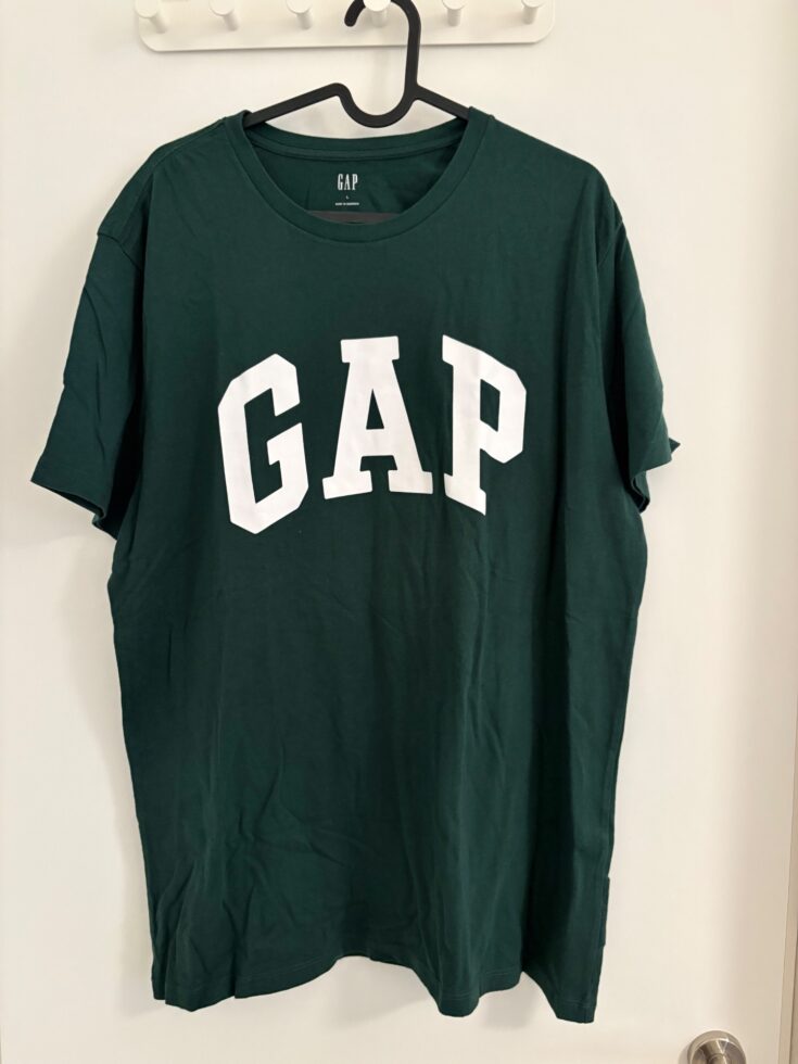 חולצה של gap GAP - גאפ יד שנייה בנמיז - Nemyz