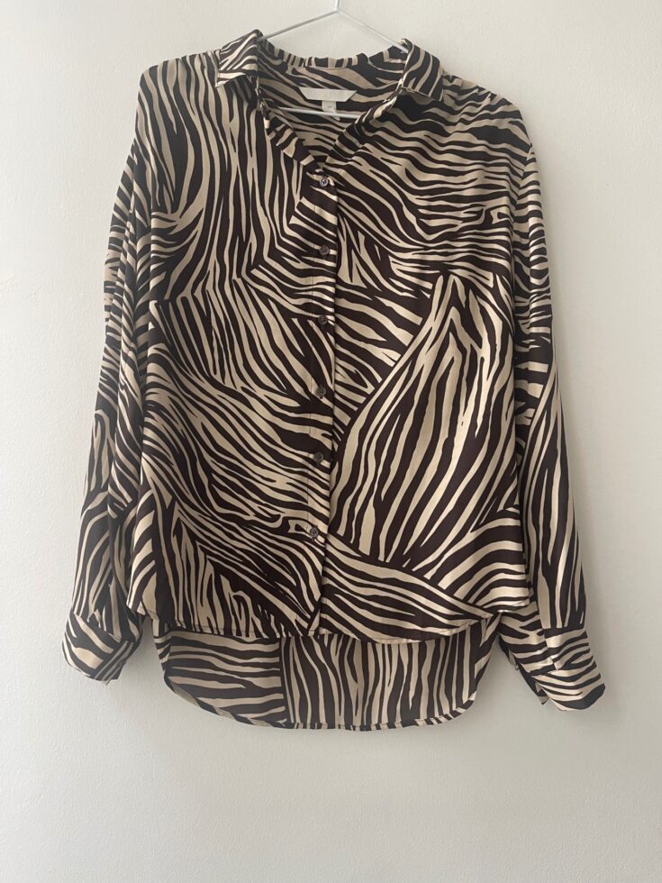 חולצה הדפס זברה H&M - אייץ' אנד אם יד שנייה בנמיז - Nemyz
