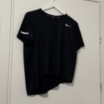 חולצת ספורט נייקי Nike - נייקי יד שנייה בנמיז - Nemyz