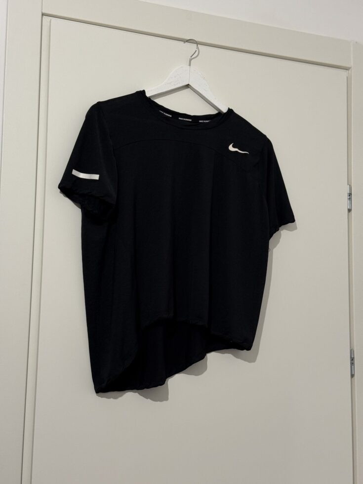 חולצת ספורט נייקי Nike - נייקי יד שנייה בנמיז - Nemyz