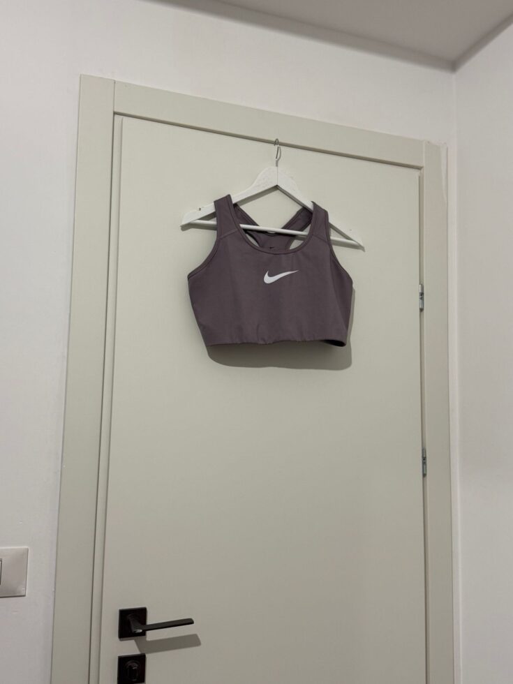 טופ ספורט נייקי Nike - נייקי יד שנייה בנמיז - Nemyz