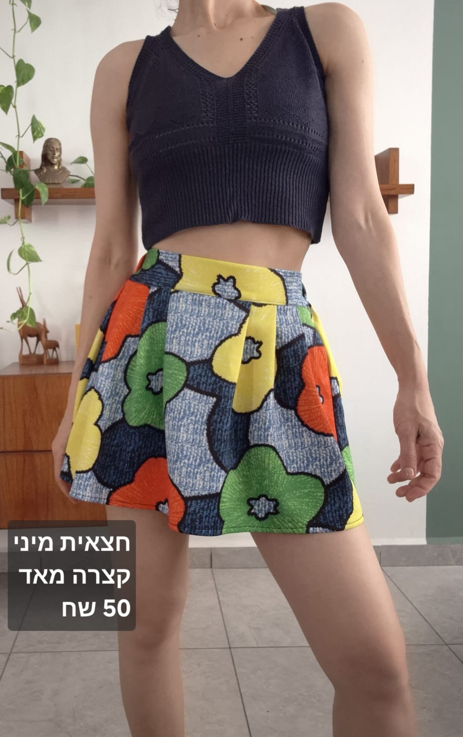 חצאית מיני פרחונית מהממת אחר יד שנייה בנמיז - Nemyz