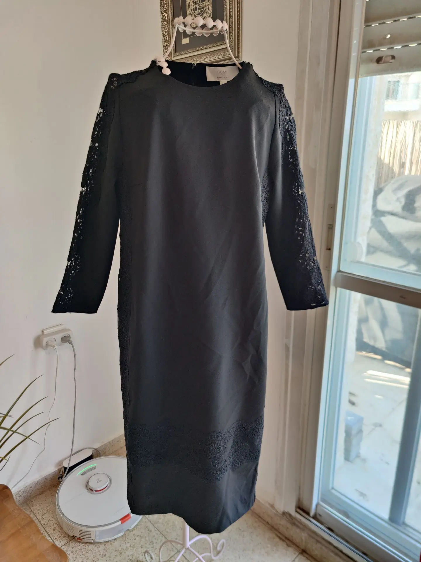 Sheath dress תחרה Hugo Boss - הוגו בוס יד שנייה בנמיז - Nemyz