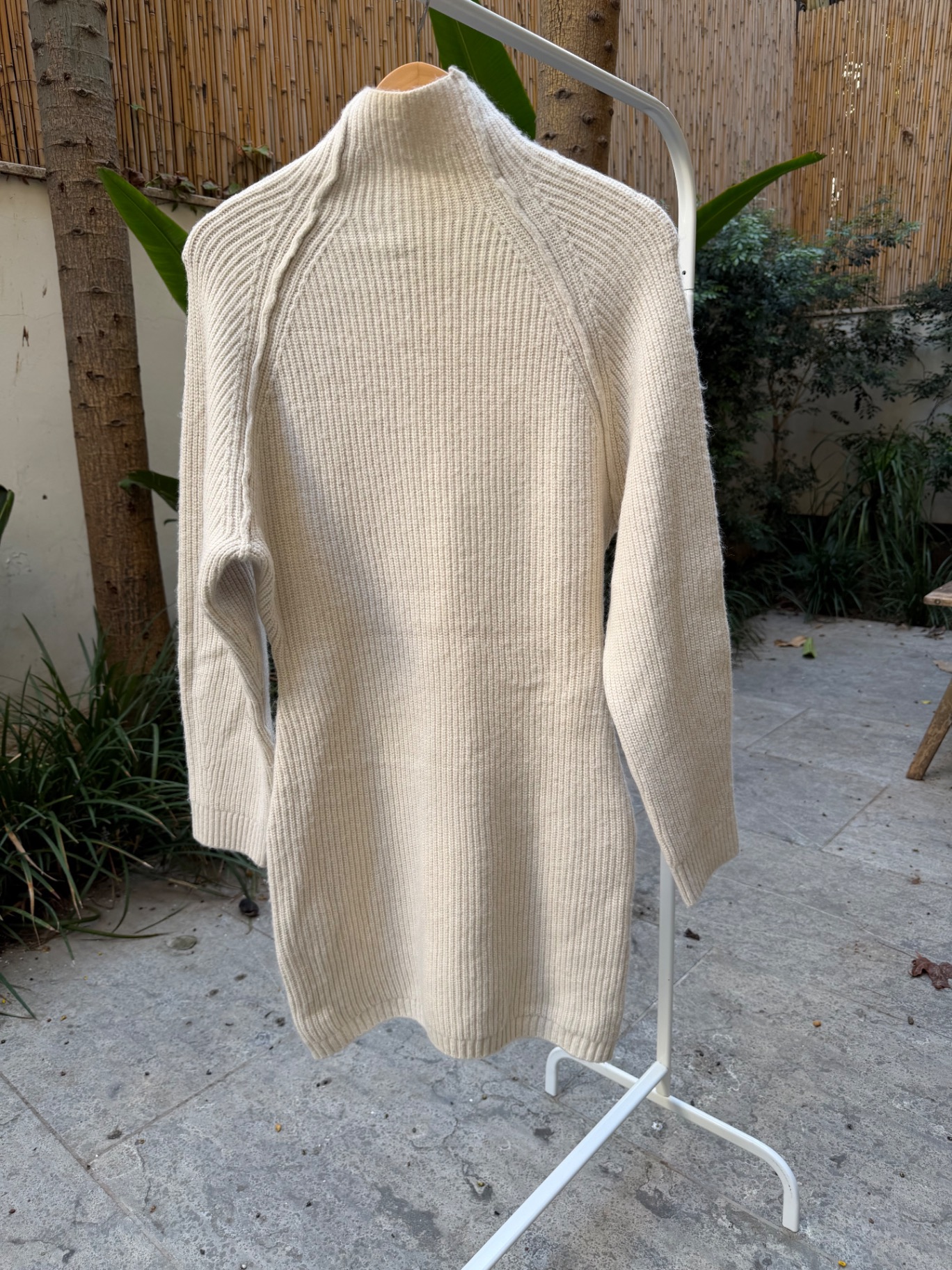 שמלת סריג צמודה H&M - אייץ' אנד אם יד שנייה בנמיז - Nemyz