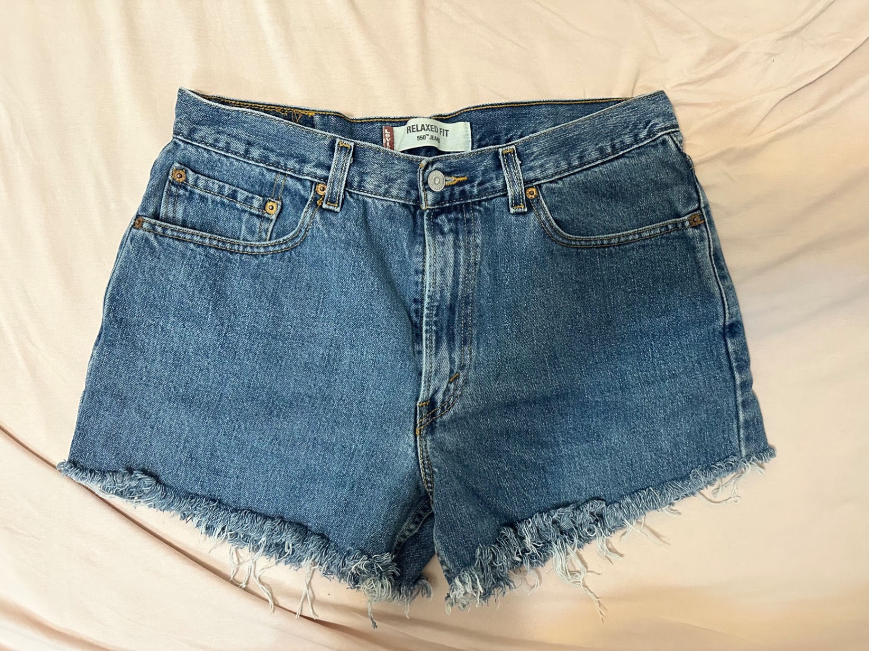 Levi’s ג׳ינס קצר וינטג’ Levi's - ליווייס יד שנייה בנמיז - Nemyz