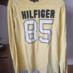 טישרט גרפי גברים Tommy Hilfiger - טומי הילפיגר יד שנייה בנמיז - Nemyz