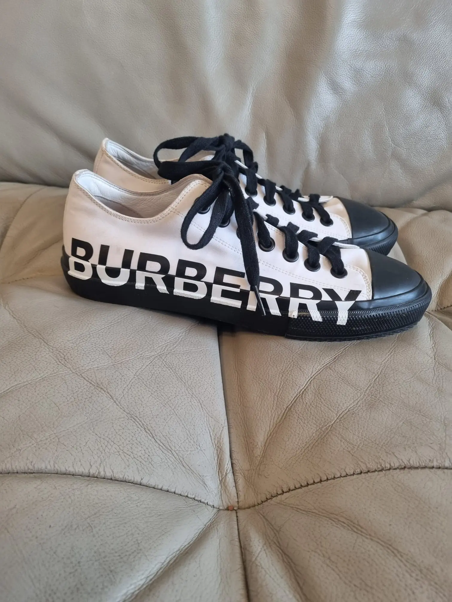סניקרס קשואל Burberry – ברברי יד שנייה בנמיז - Nemyz