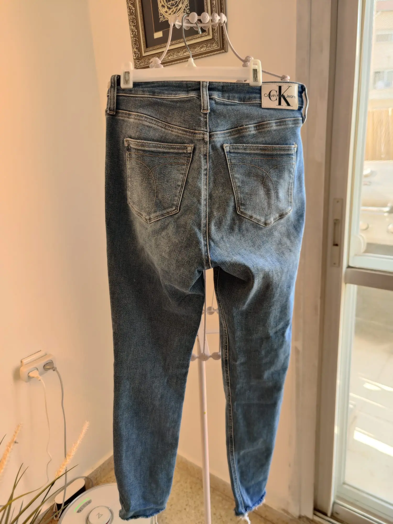 גינס high rise Calvin Klein – קלווין קליין יד שנייה בנמיז - Nemyz