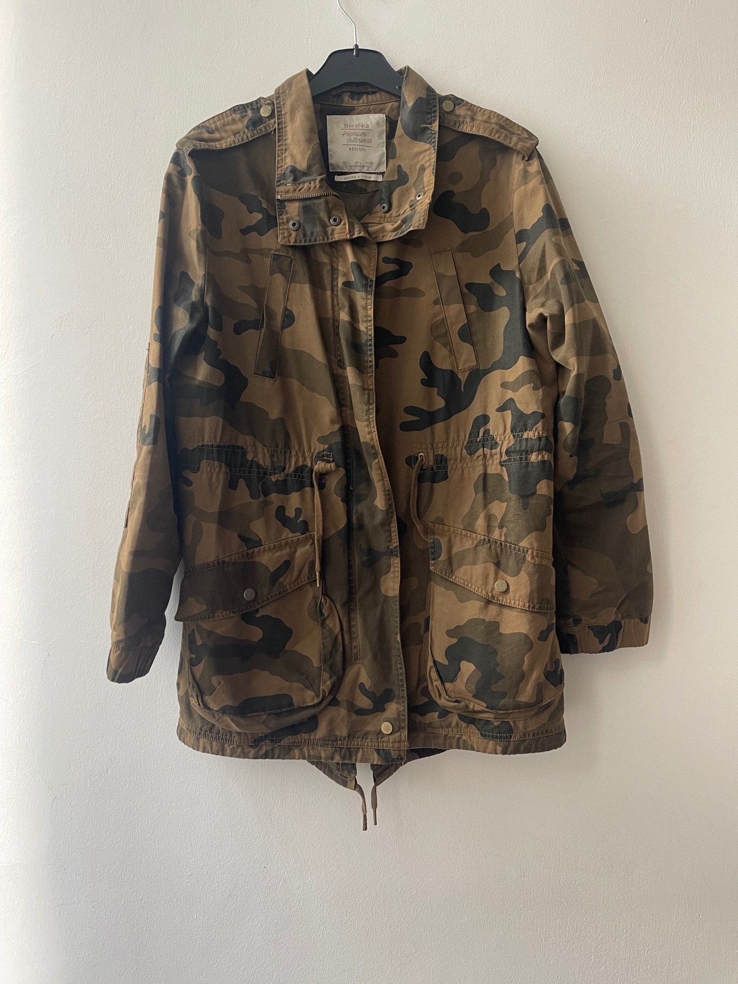 ג׳קט קמופלאז׳ Bershka – ברשקה יד שנייה בנמיז - Nemyz