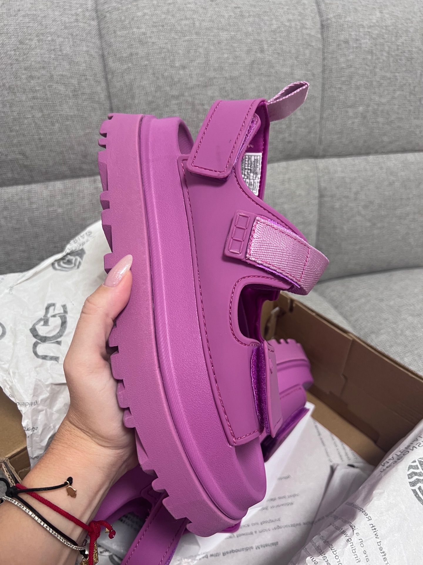 כפכף Ugg חדש UGG - אג יד שנייה בנמיז - Nemyz