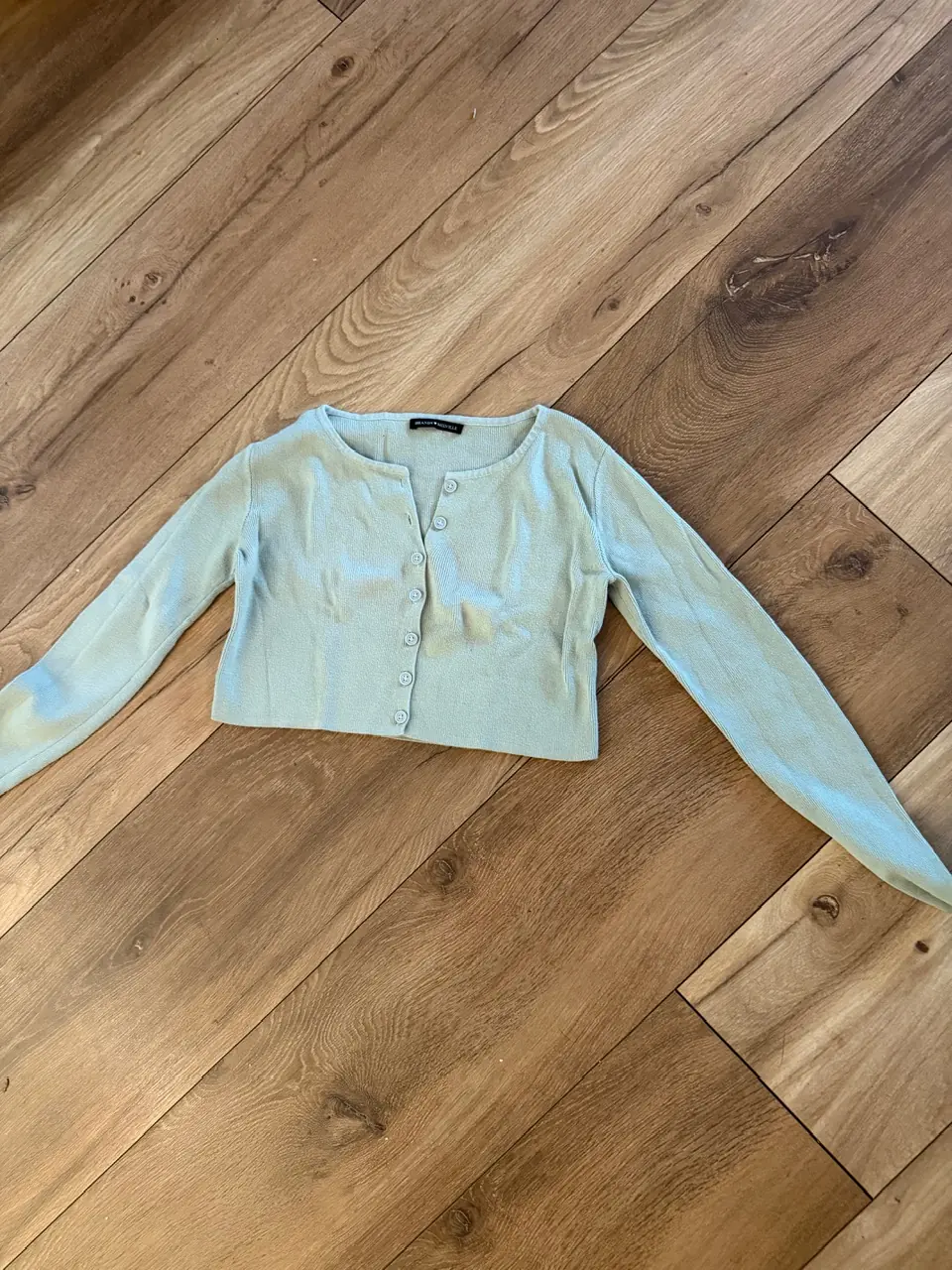 עליונית מנטה Brandy Melville יד שנייה בנמיז - Nemyz