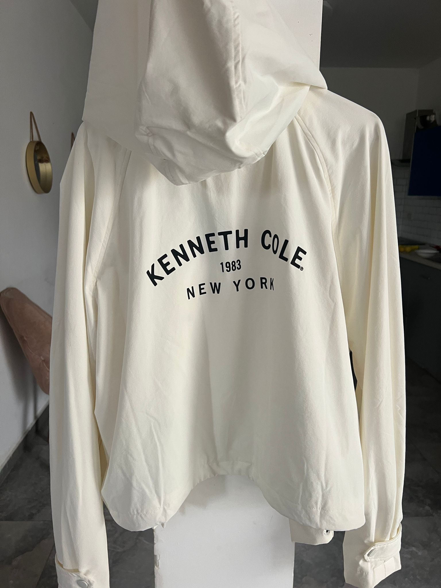 ב Kenneth Cole - קנת' קול יד שנייה בנמיז - Nemyz