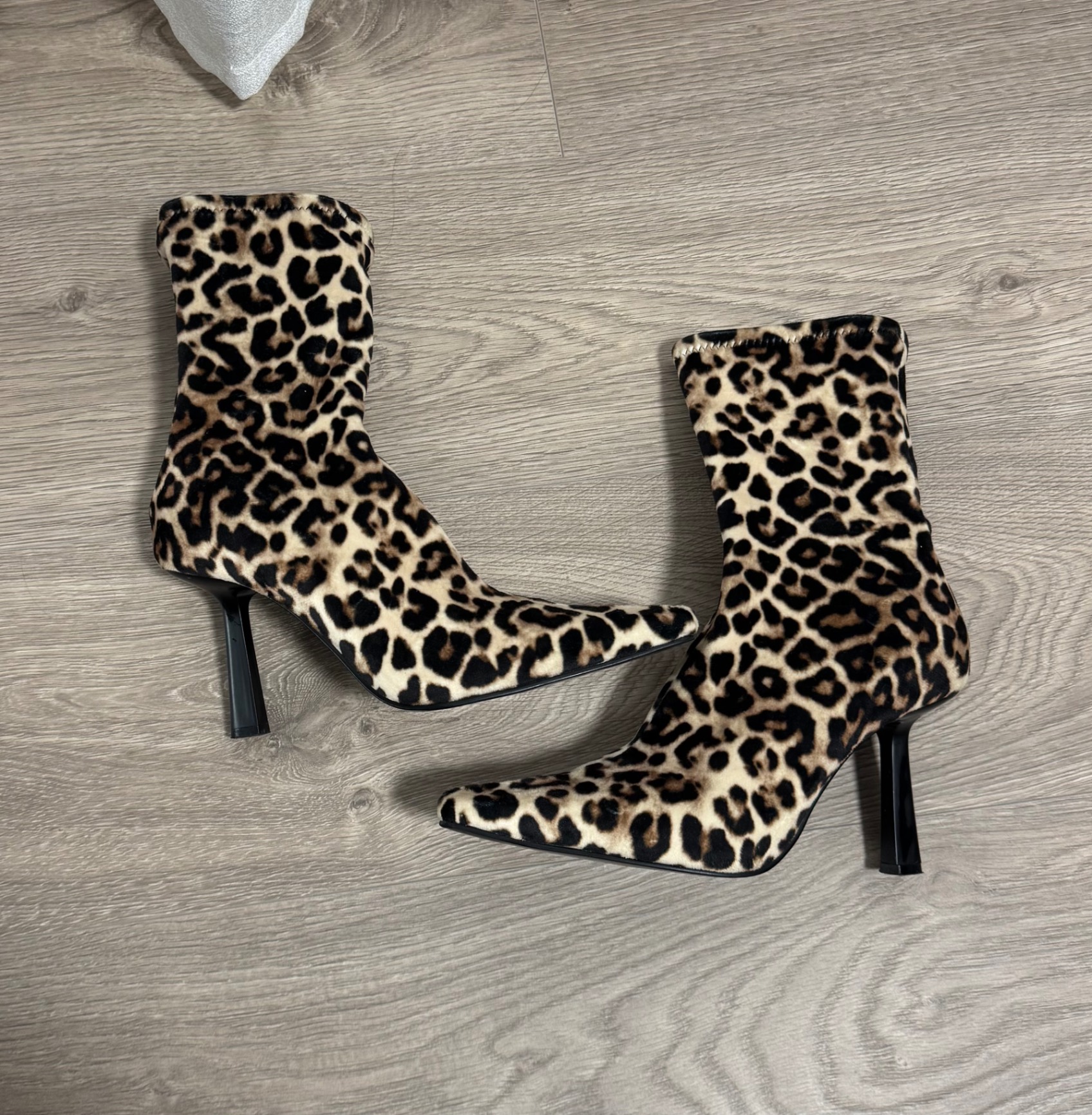 מגפונים מנומרים Steve Madden- סטיב מאדן יד שנייה בנמיז - Nemyz