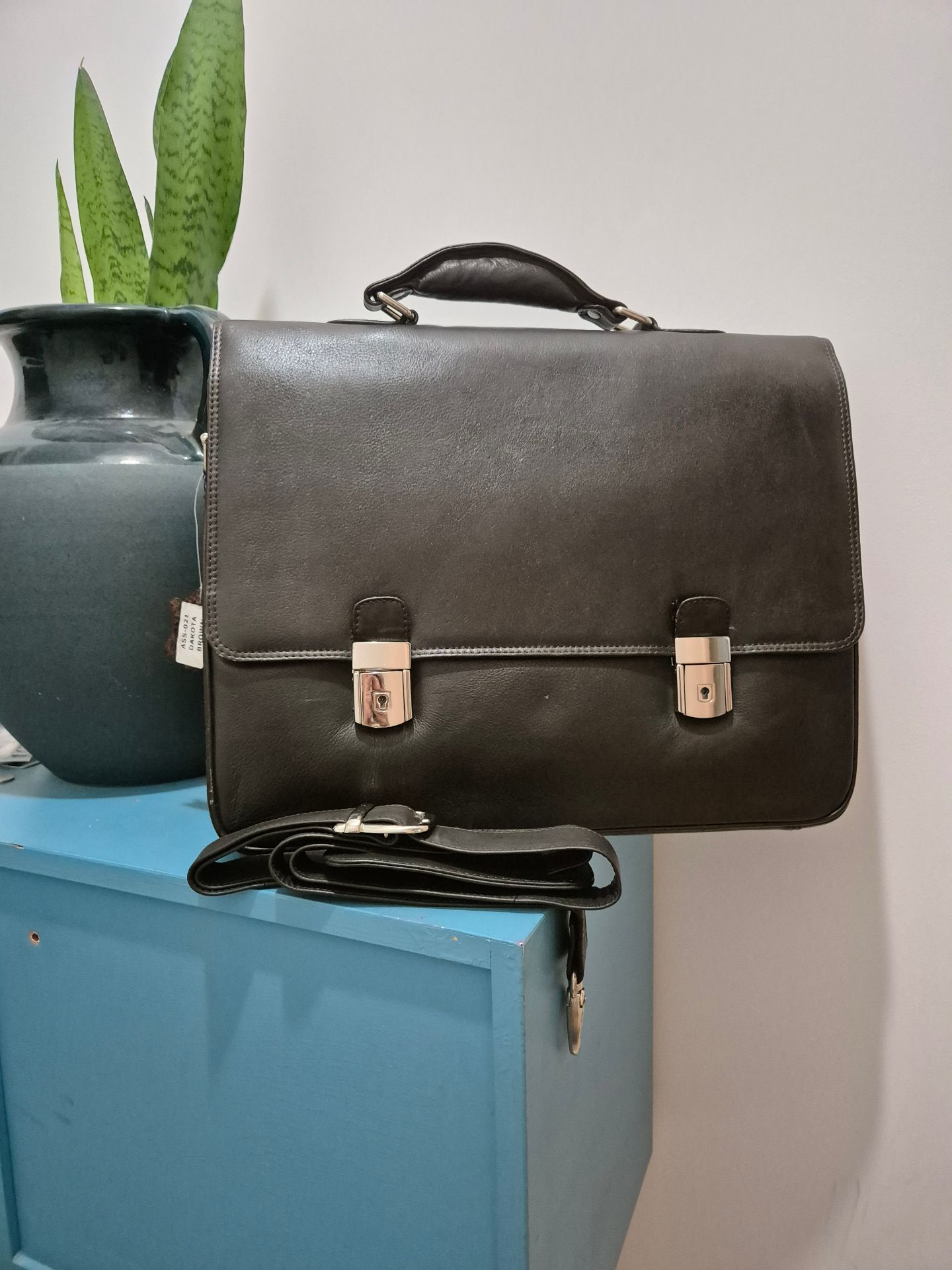 תיק עור חדש אחר יד שנייה בנמיז - Nemyz