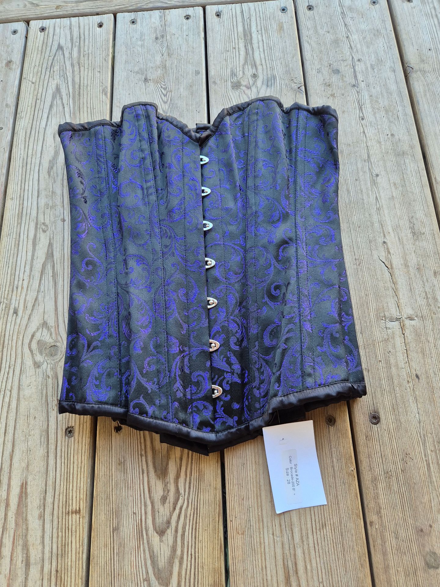 מחוך ערב חדש ואכותי אחר יד שנייה בנמיז - Nemyz