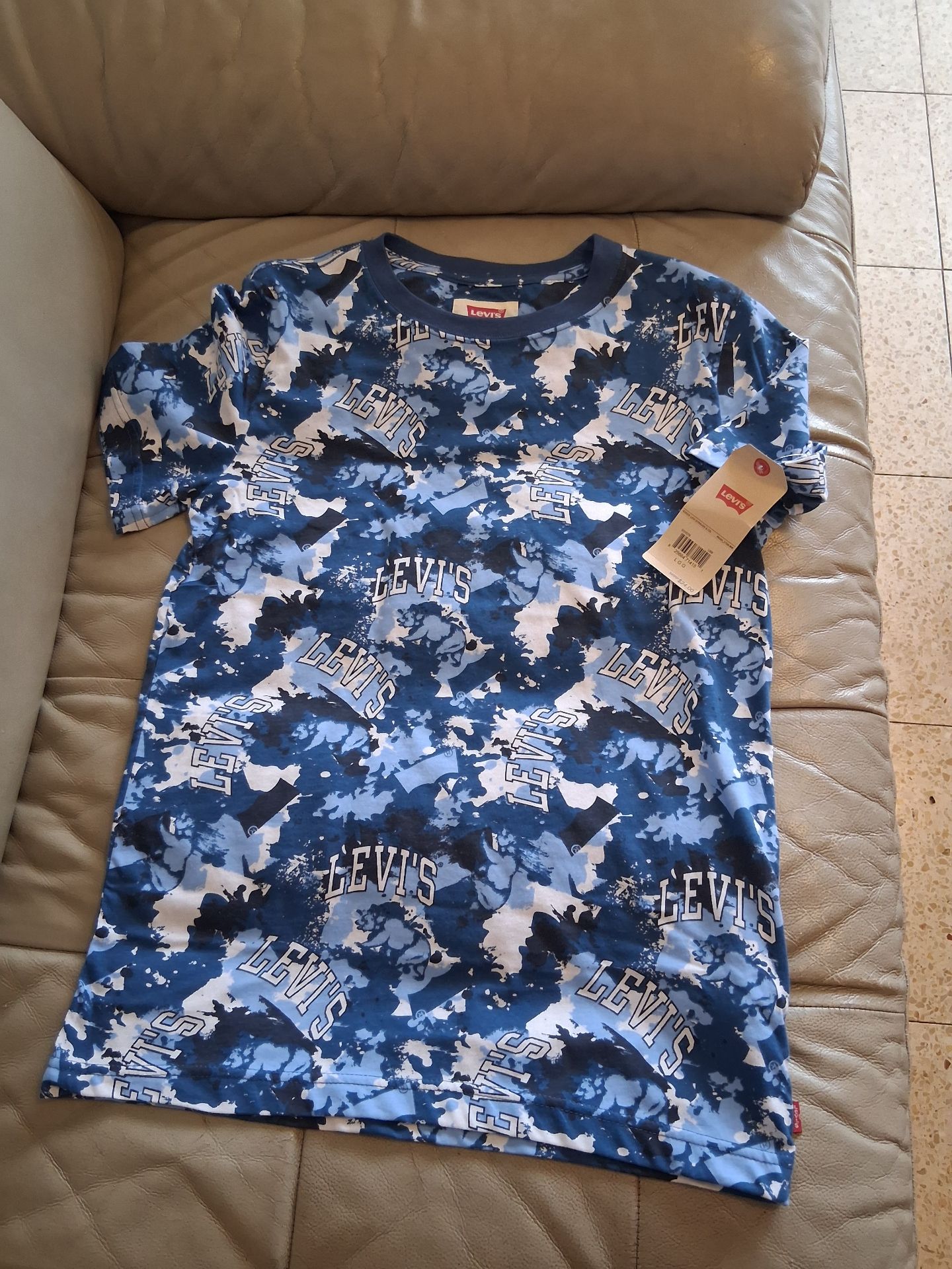 טישרט לוגו בנים Levi's - ליווייס יד שנייה בנמיז - Nemyz