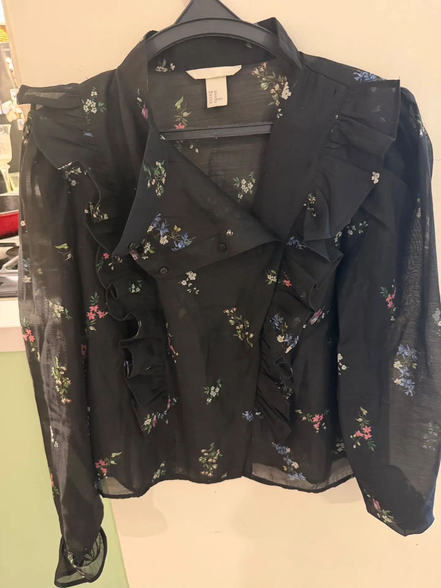חולצת שיפון פרחוניץ H&M - אייץ' אנד אם יד שנייה בנמיז - Nemyz