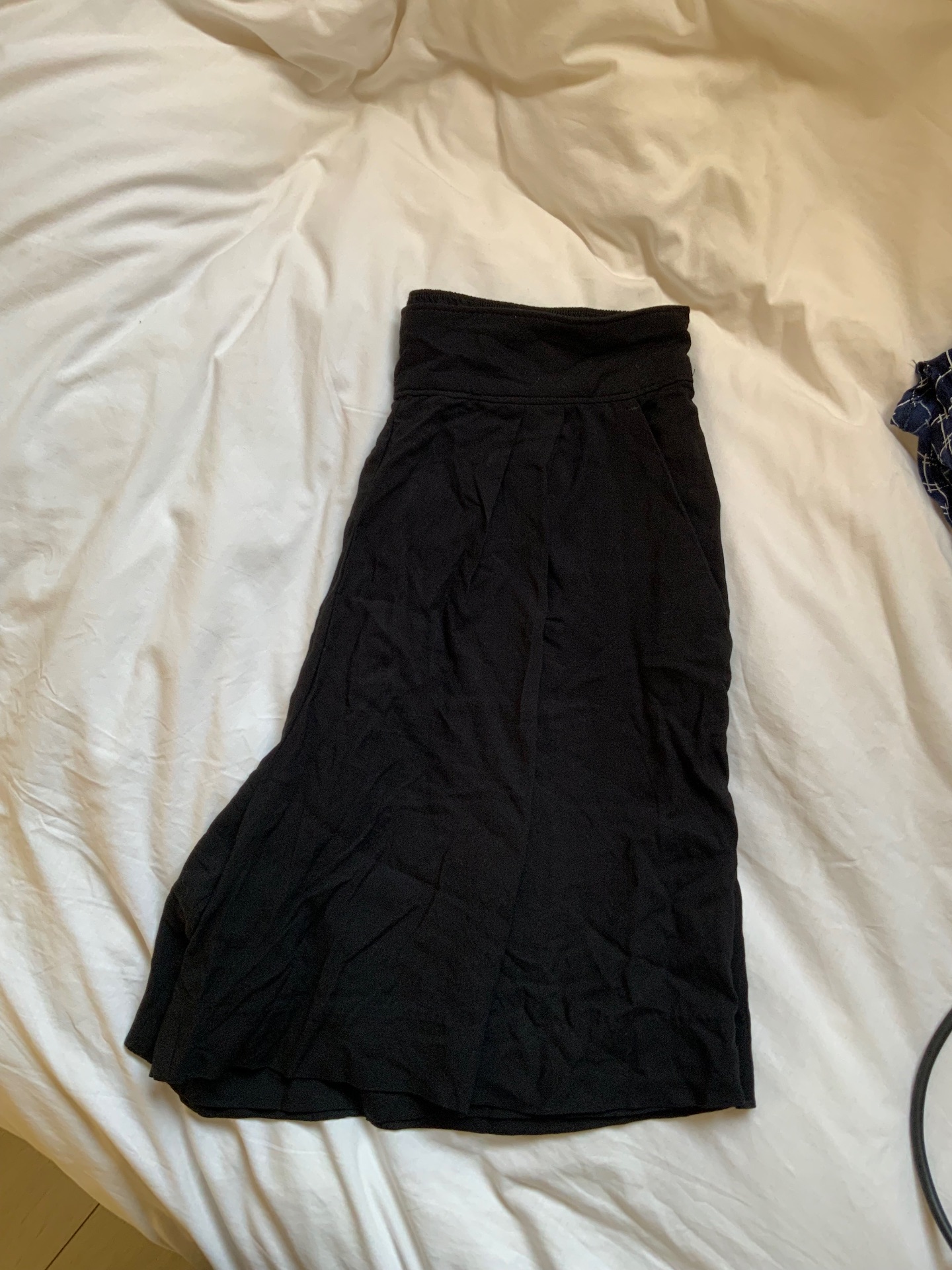 מכנסי בד מושלמים H&M - אייץ' אנד אם יד שנייה בנמיז - Nemyz