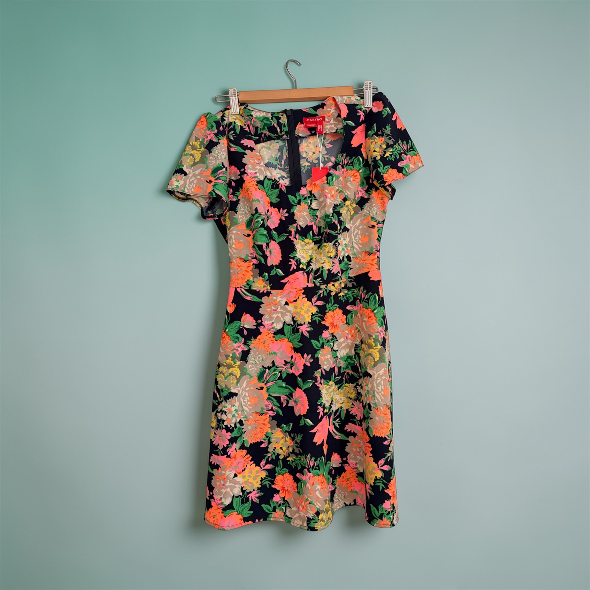 שמלה קיצית פרחונית Castro – קסטרו יד שנייה בנמיז - Nemyz