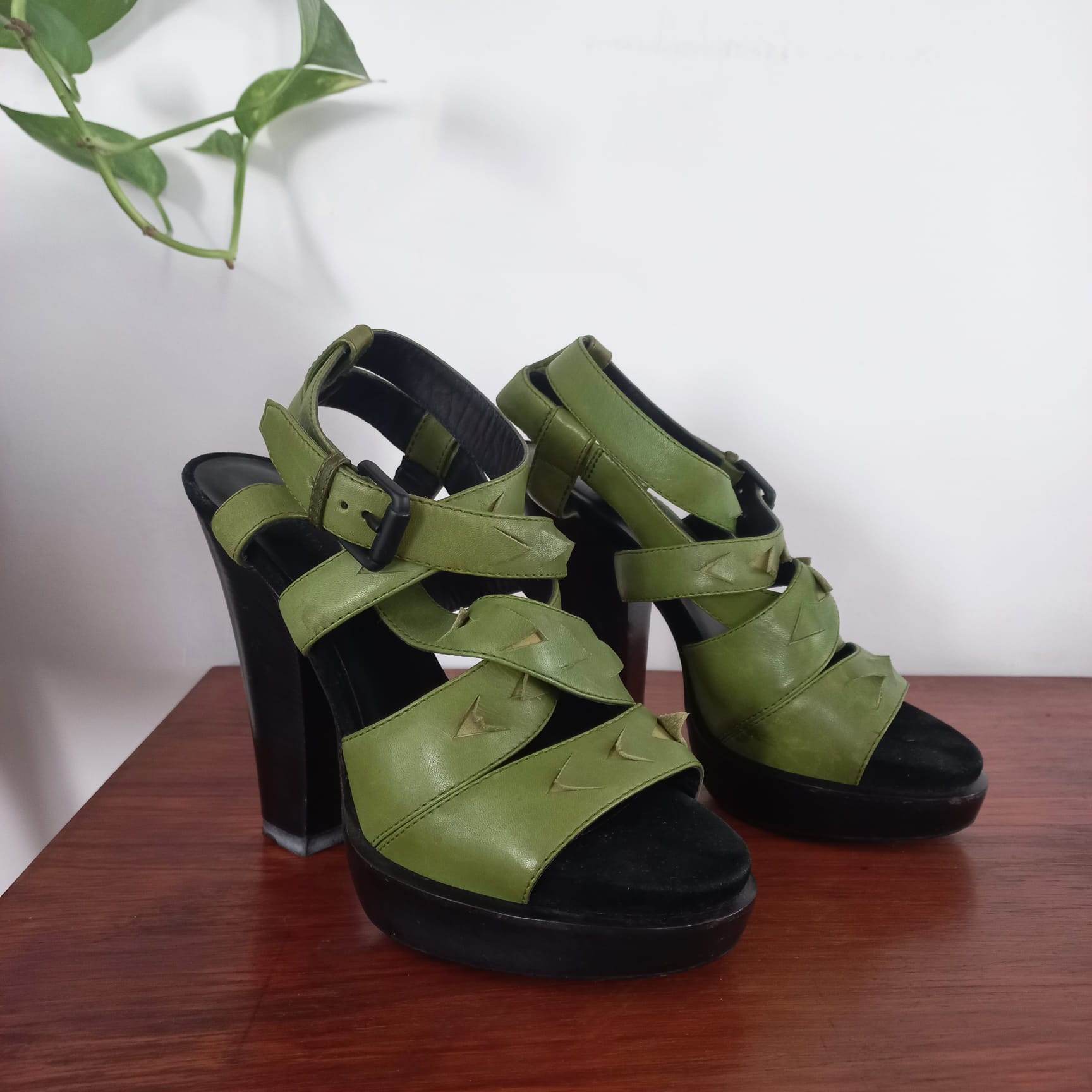 סנדלי Bottega Veneta Bottega Veneta – בוטגה ונטה יד שנייה בנמיז - Nemyz