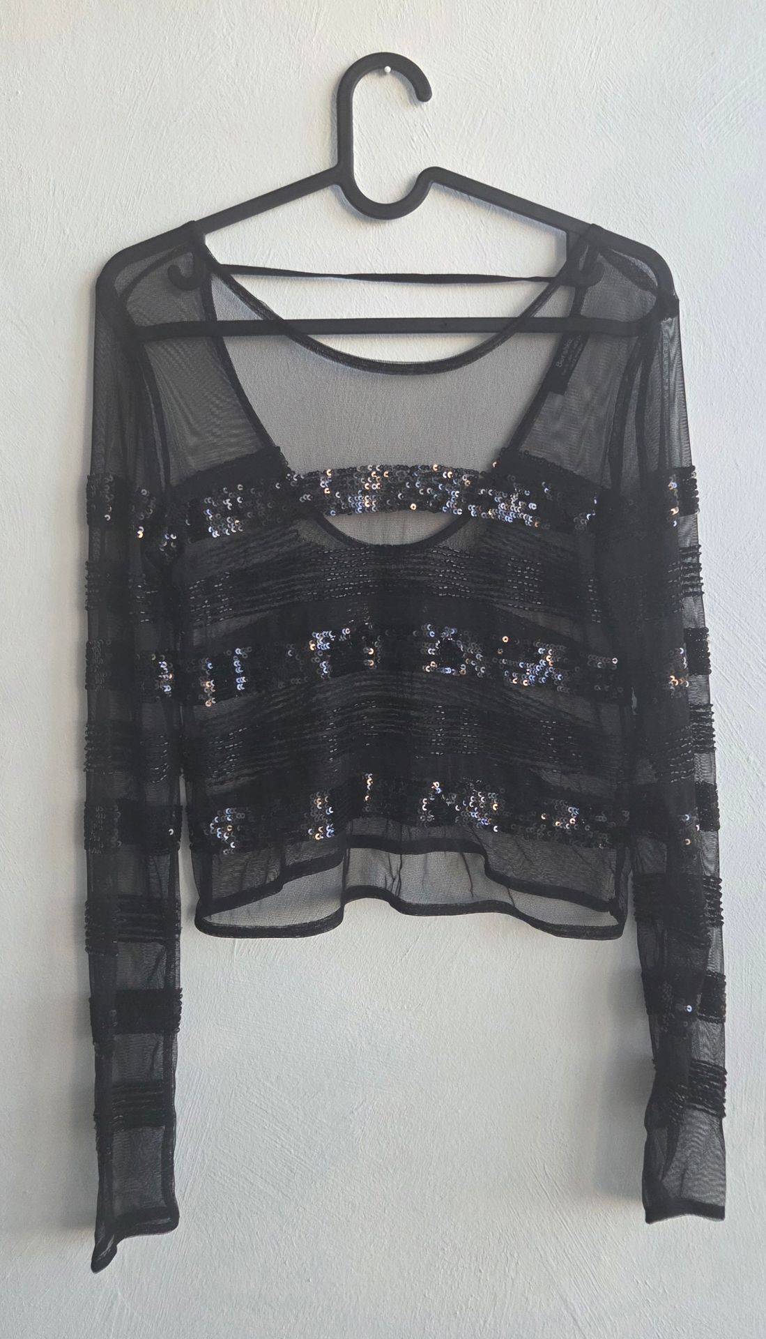 חולצת שיפון שחורה Bershka – ברשקה יד שנייה בנמיז - Nemyz