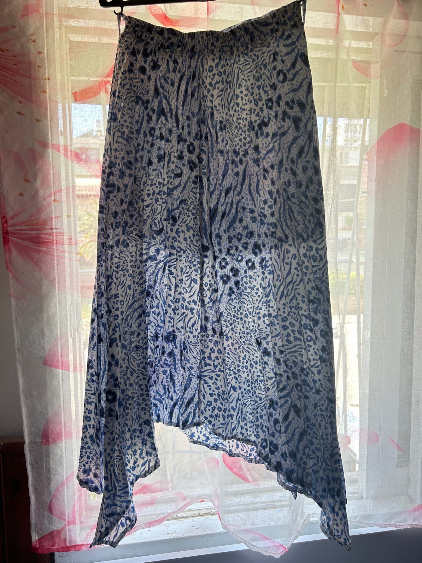 חצאית כחול לבן אחר יד שנייה בנמיז - Nemyz