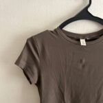 חולצה מיקרופייבר H&M - אייץ' אנד אם יד שנייה בנמיז - Nemyz