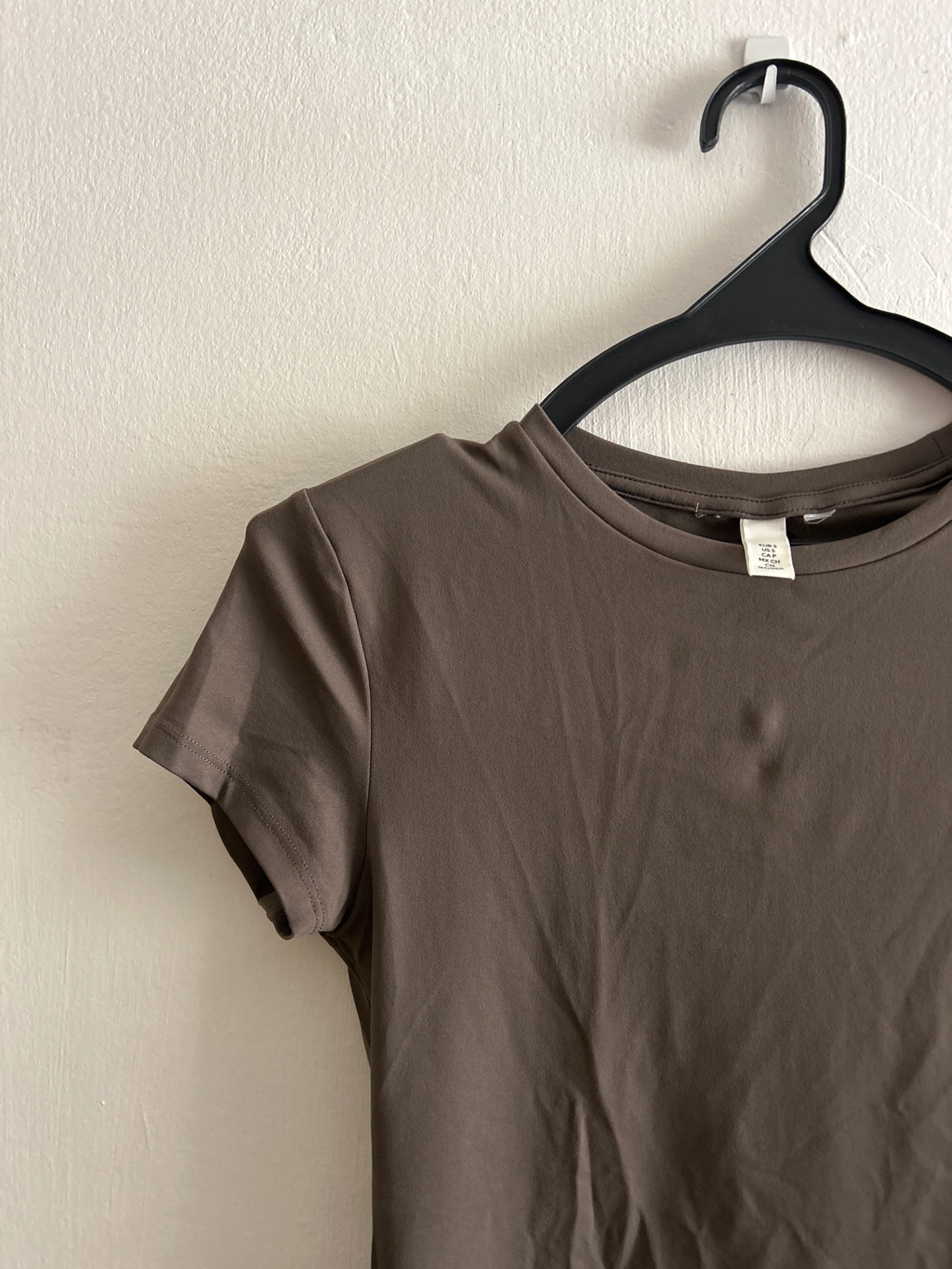 חולצה מיקרופייבר H&M - אייץ' אנד אם יד שנייה בנמיז - Nemyz