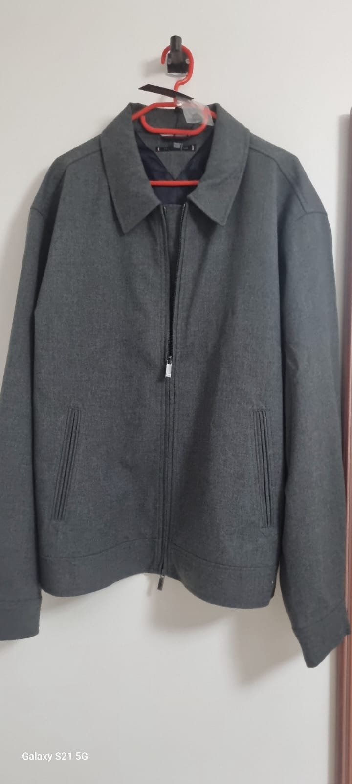 גקט לגבר חדש Tommy Hilfiger - טומי הילפיגר יד שנייה בנמיז - Nemyz