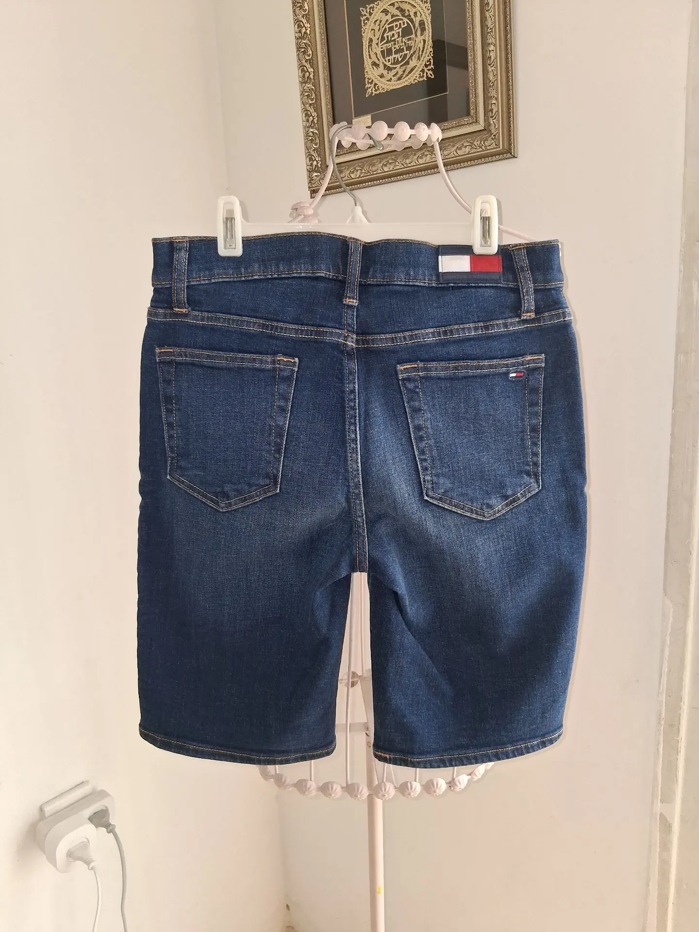 מכנס ברמודה נשים Tommy Hilfiger - טומי הילפיגר יד שנייה בנמיז - Nemyz