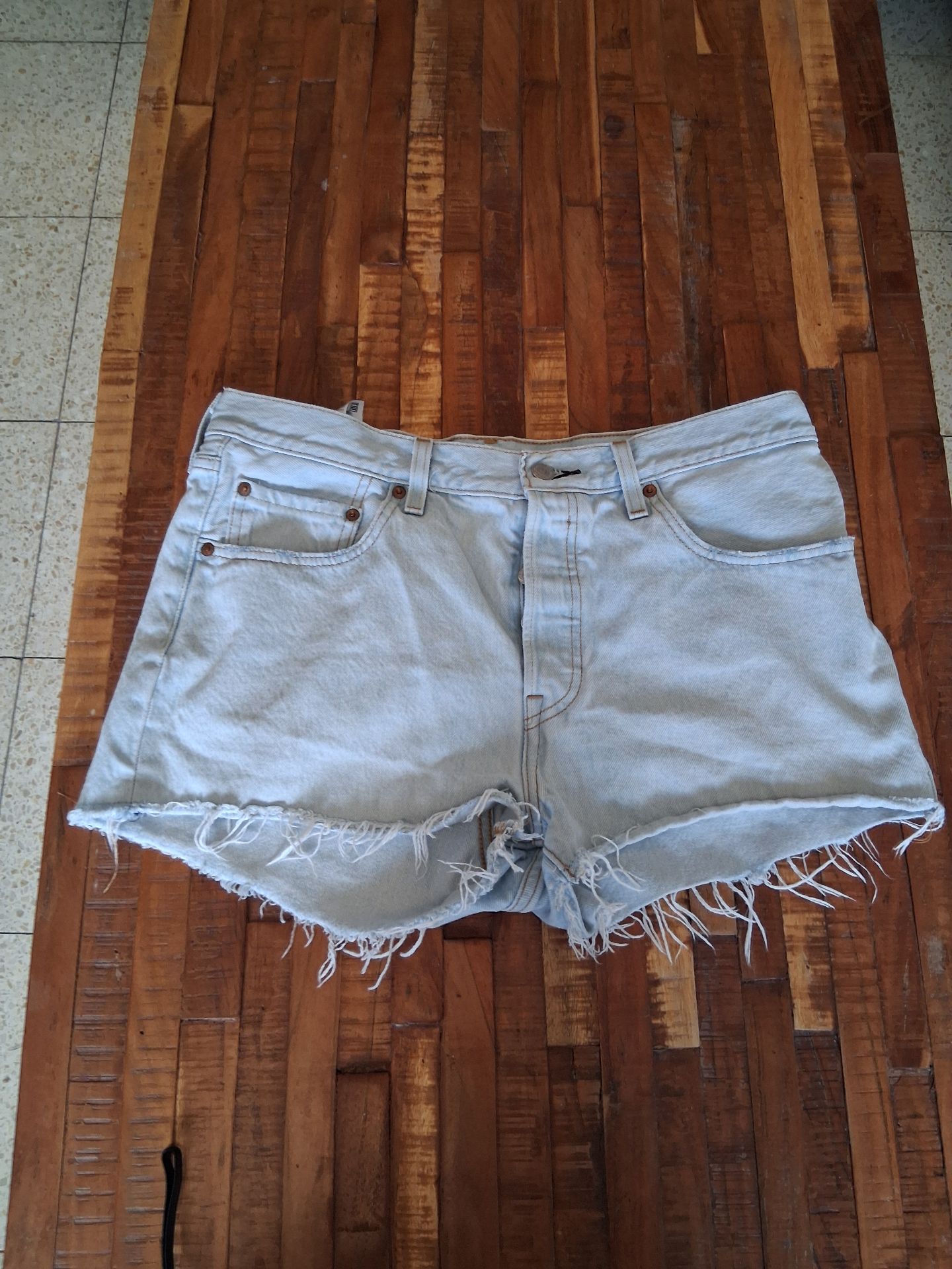 ליווייס 501 שורט Levi's - ליווייס יד שנייה בנמיז - Nemyz