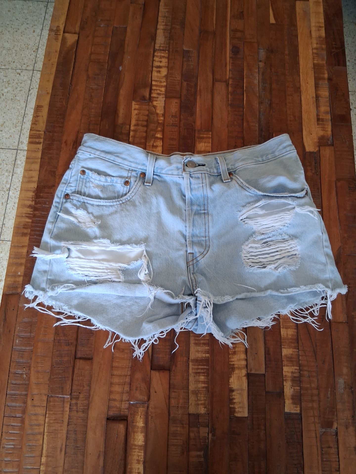 ליווייס 501 שורט Levi's - ליווייס יד שנייה בנמיז - Nemyz