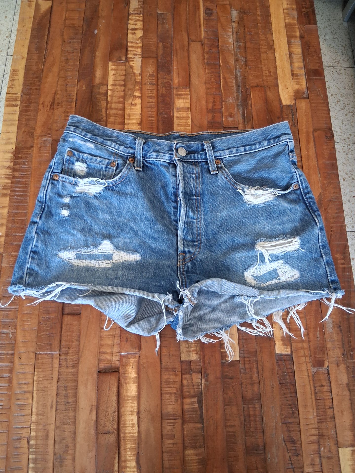 ליווייס 501 שורט Levi's - ליווייס יד שנייה בנמיז - Nemyz