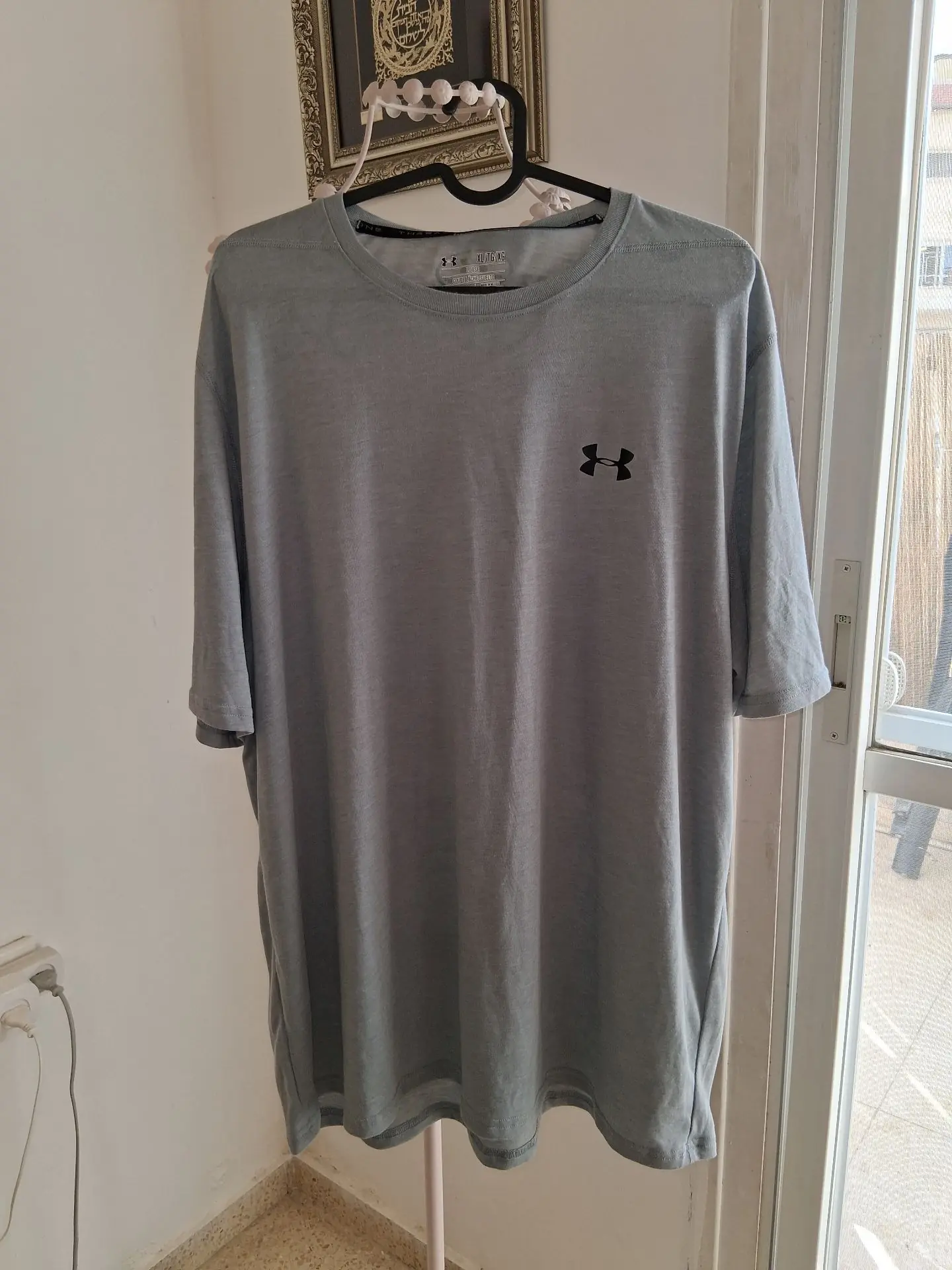 טישרט כמו חדש אנדר ארמור – Under Armour יד שנייה בנמיז - Nemyz