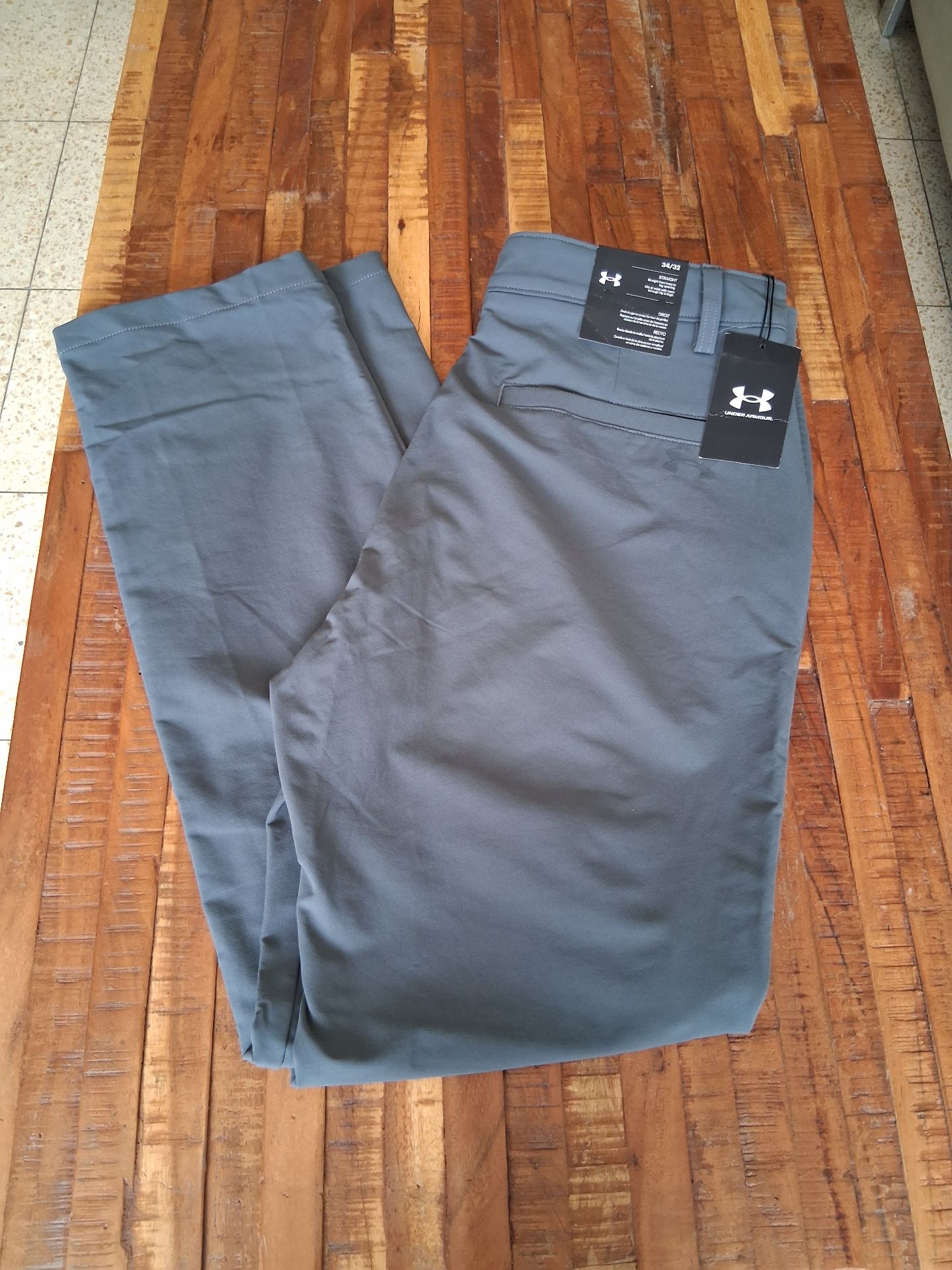 מכנסי גולף US34 EU44 אנדר ארמור – Under Armour יד שנייה בנמיז - Nemyz
