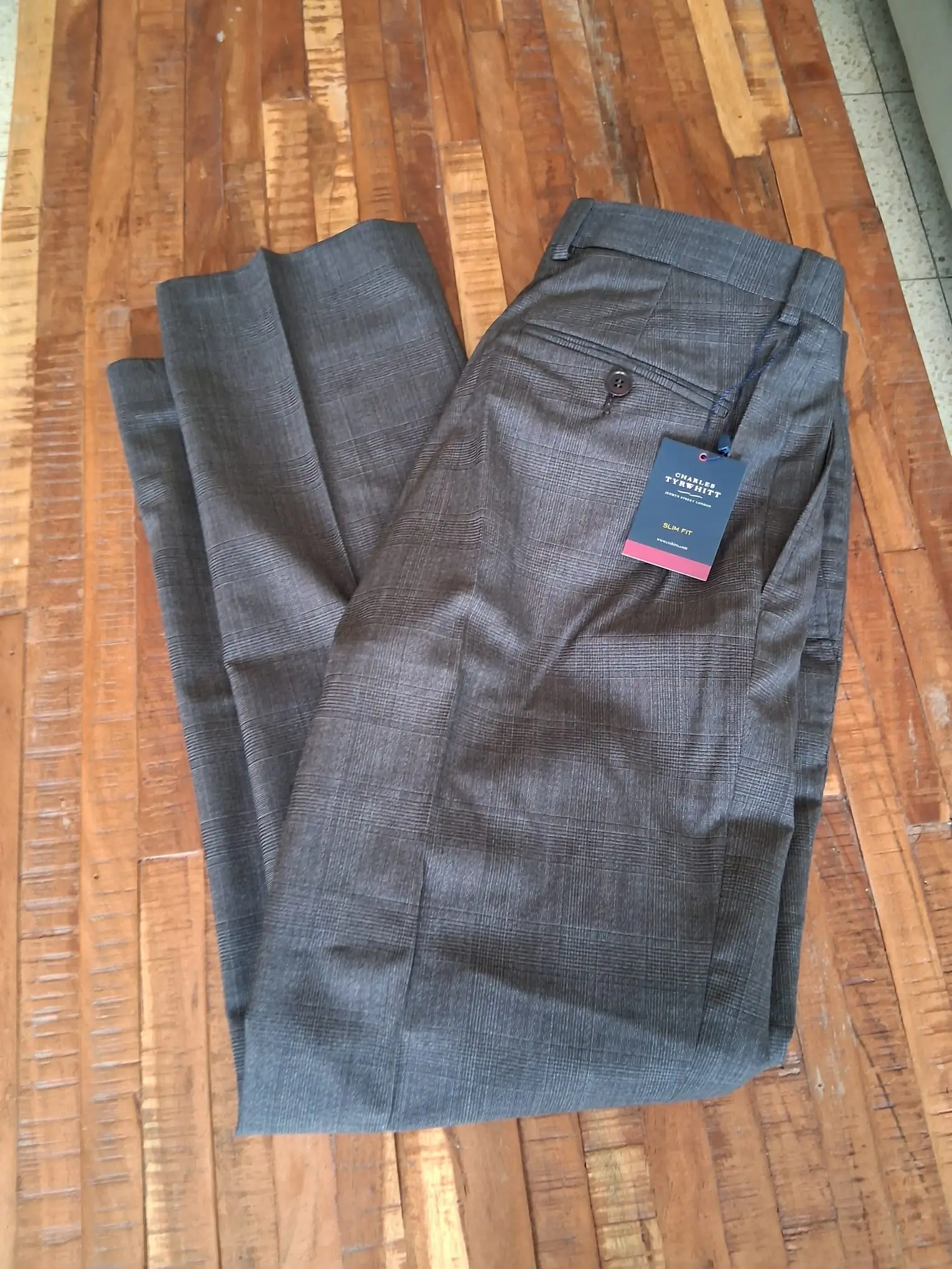 Charles Tyrwhitt אחר יד שנייה בנמיז - Nemyz