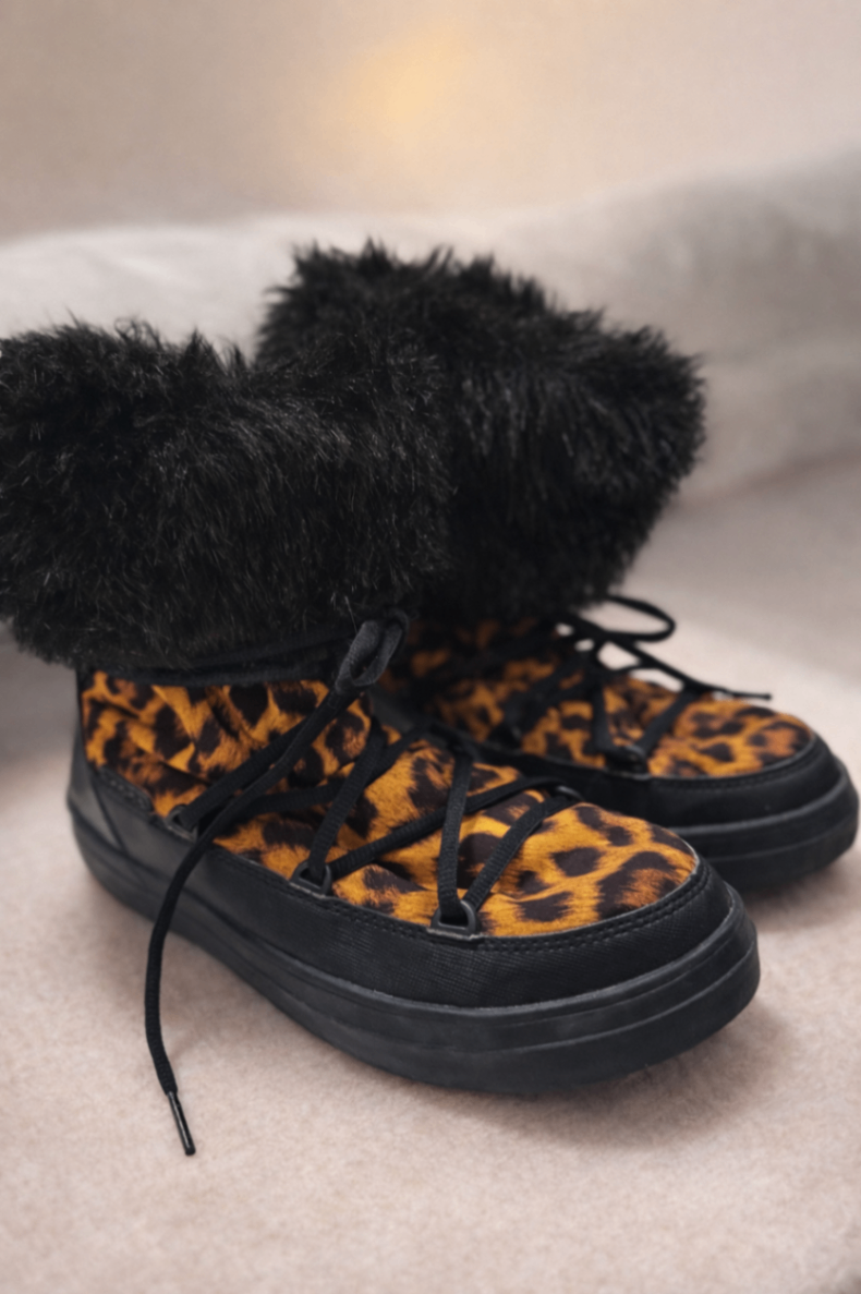 מגפי Crocs מנומרים CROCS - קרוקס יד שנייה בנמיז - Nemyz
