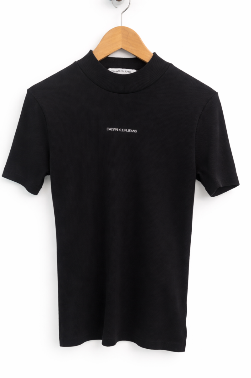 Calvin Klein טופ Calvin Klein – קלווין קליין יד שנייה בנמיז - Nemyz