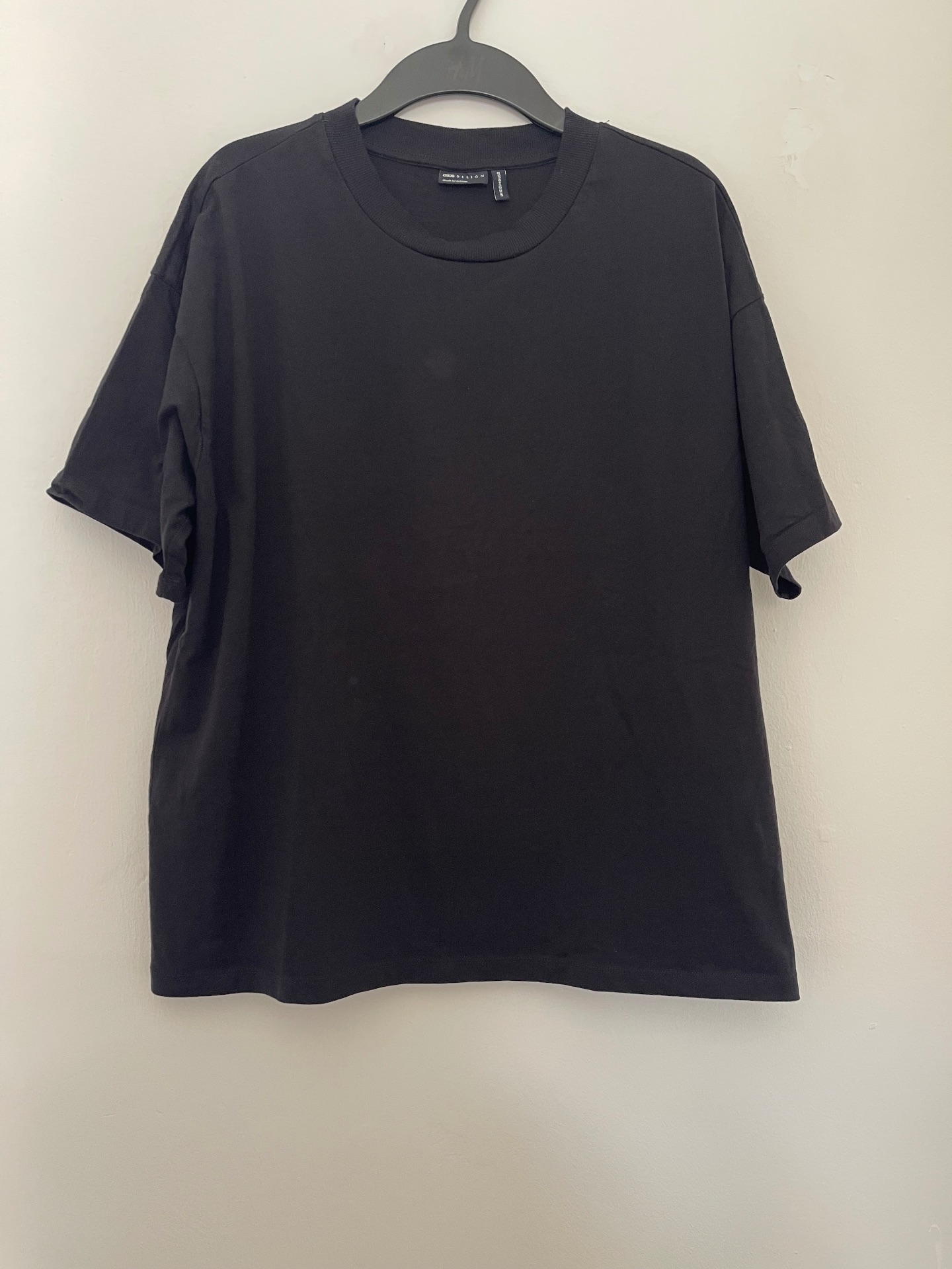 טי שירט שחורה אסוס Asos – אסוס יד שנייה בנמיז - Nemyz