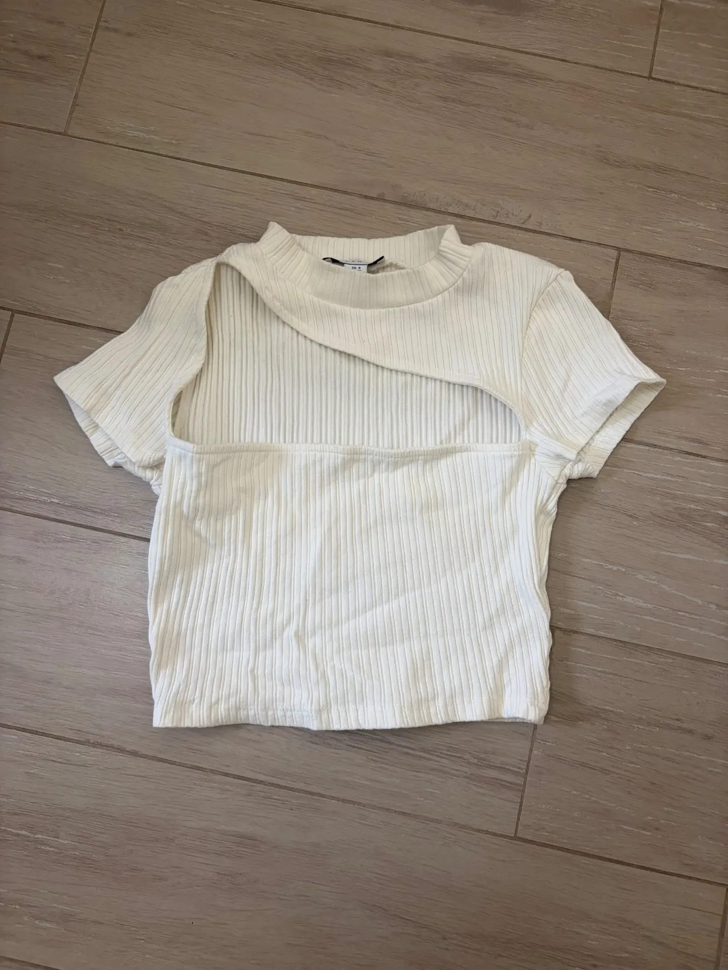 חולצת קרופ אסימטרית Topshop-טופ שופ יד שנייה בנמיז - Nemyz