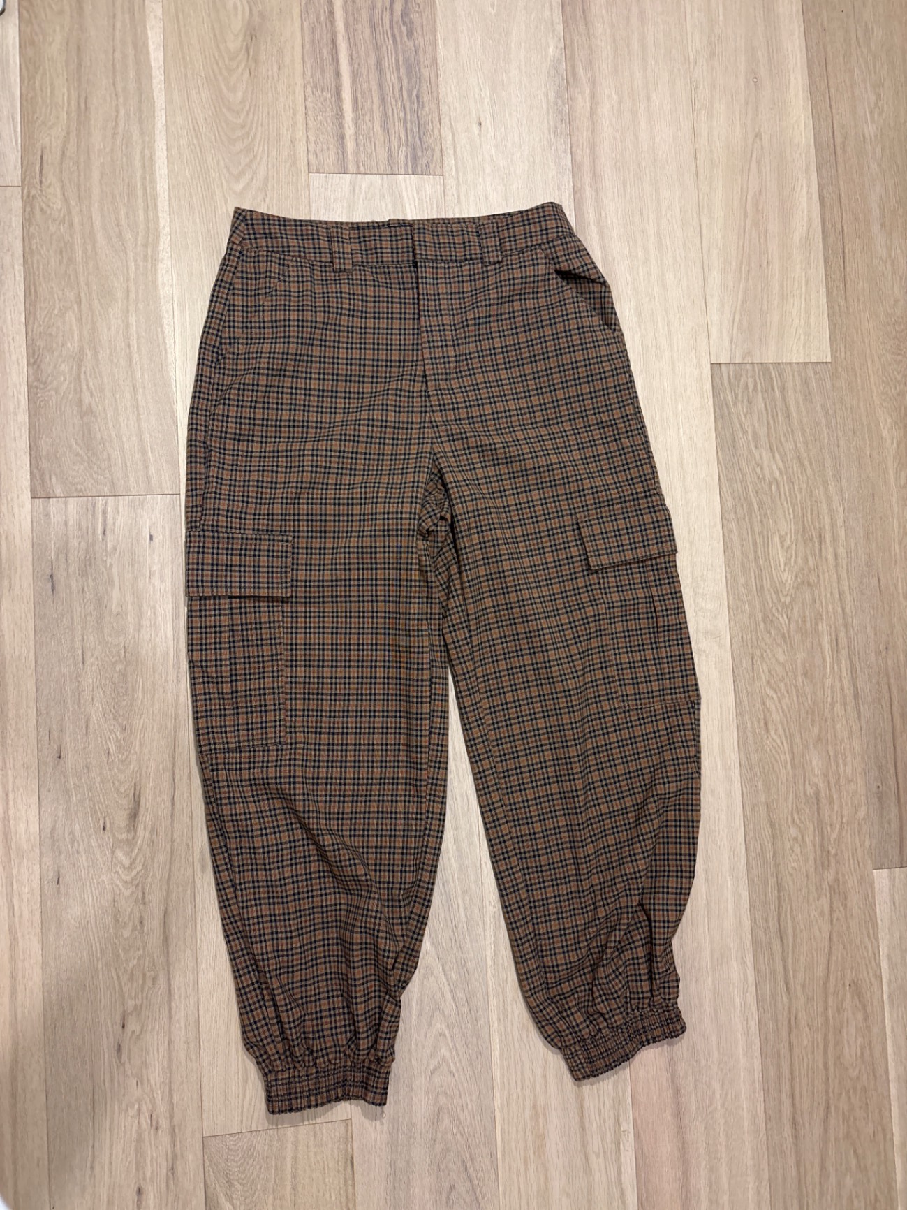 מכנס חום בלון משבצות Urban Outfitters יד שנייה בנמיז - Nemyz