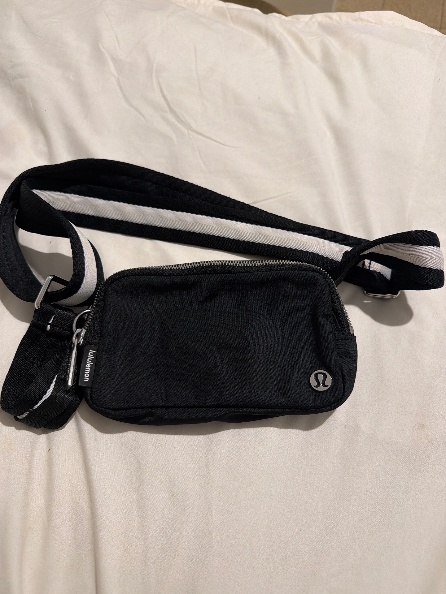 פאוצ׳ של Lulu Lemon Lululemon - לולולמון יד שנייה בנמיז - Nemyz