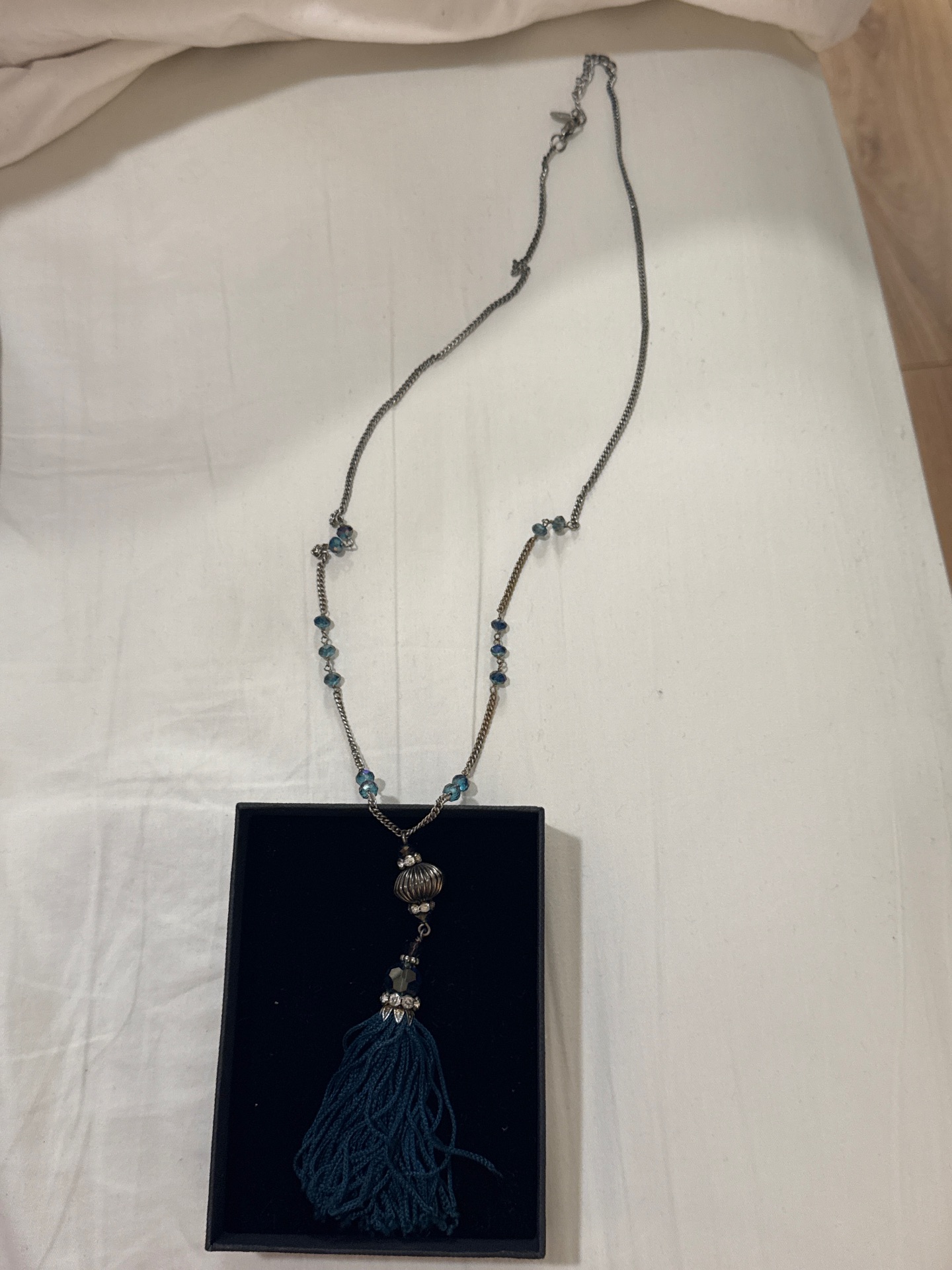 שרשרת קריסטלים ארוכה Accessorize יד שנייה בנמיז - Nemyz