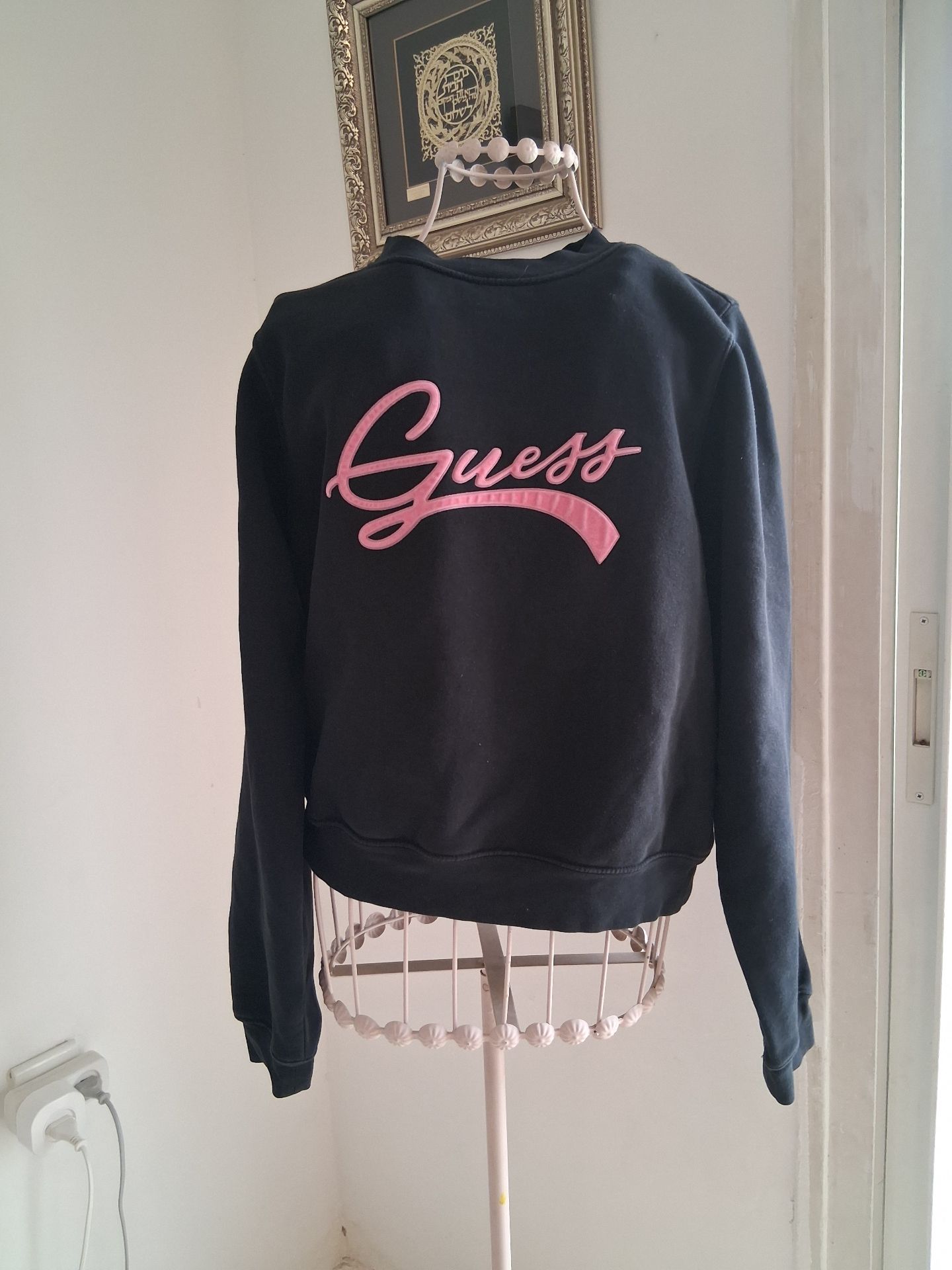 סווטשרט cozy לוגו Guess - גס יד שנייה בנמיז - Nemyz